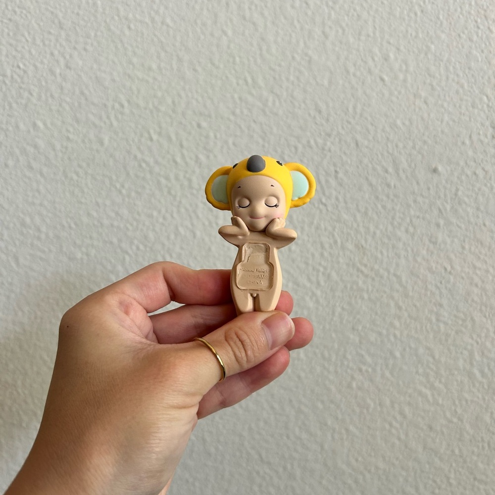 SONNY ANGEL DREAMING HIPPER - KOALA